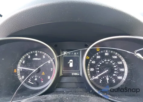 2017 Hyundai Santa Fe Sport 2.4L z USA, uszkodzony, nr VIN 5XYZUDLB8HG390934